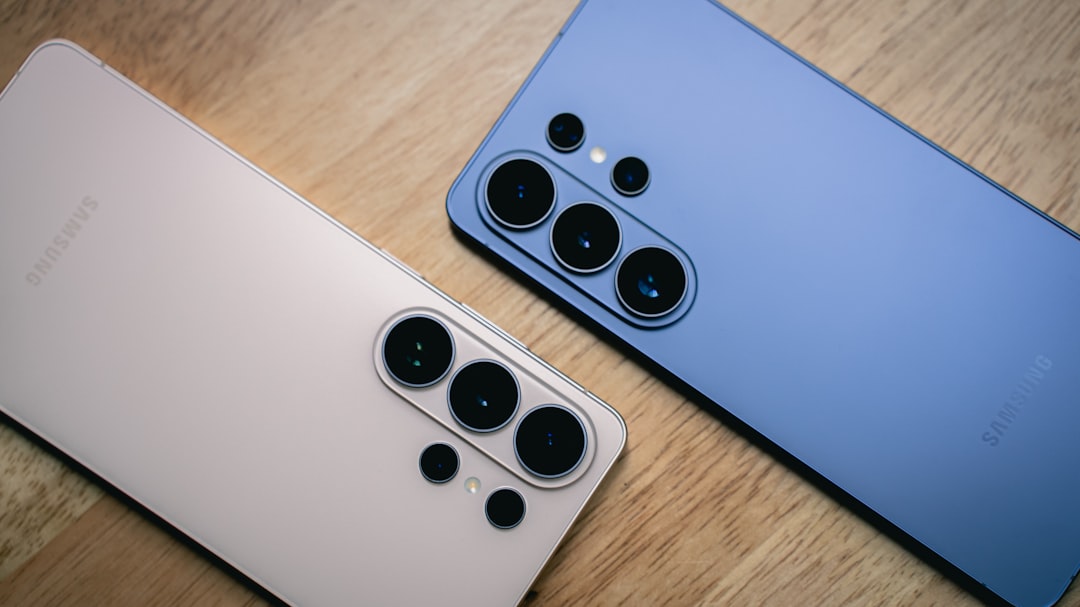 Samsung Electronics SK Hynix stock chart oil price 2022