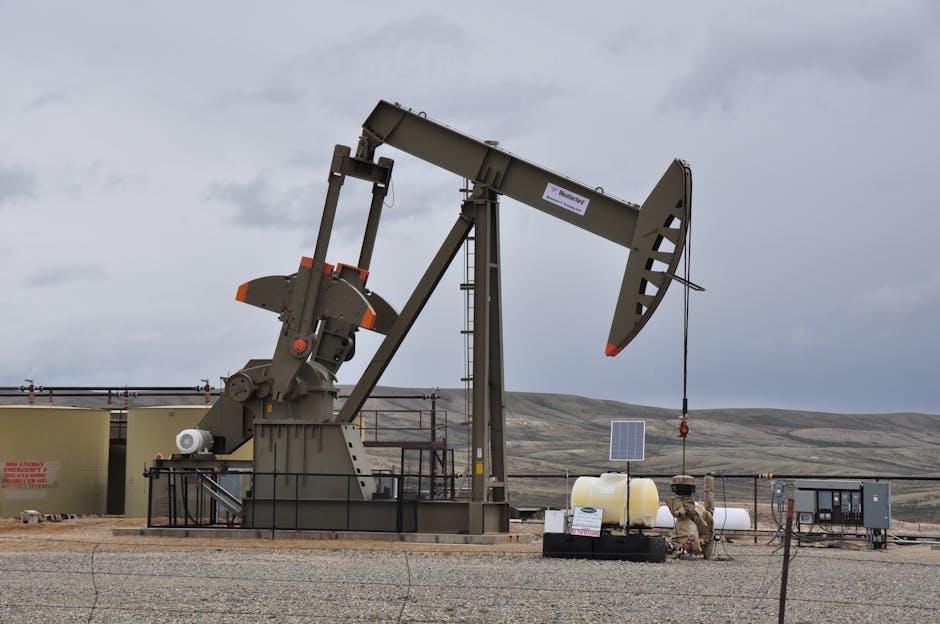 crude oil price chart 2026, energy ETF comparison USO XLE