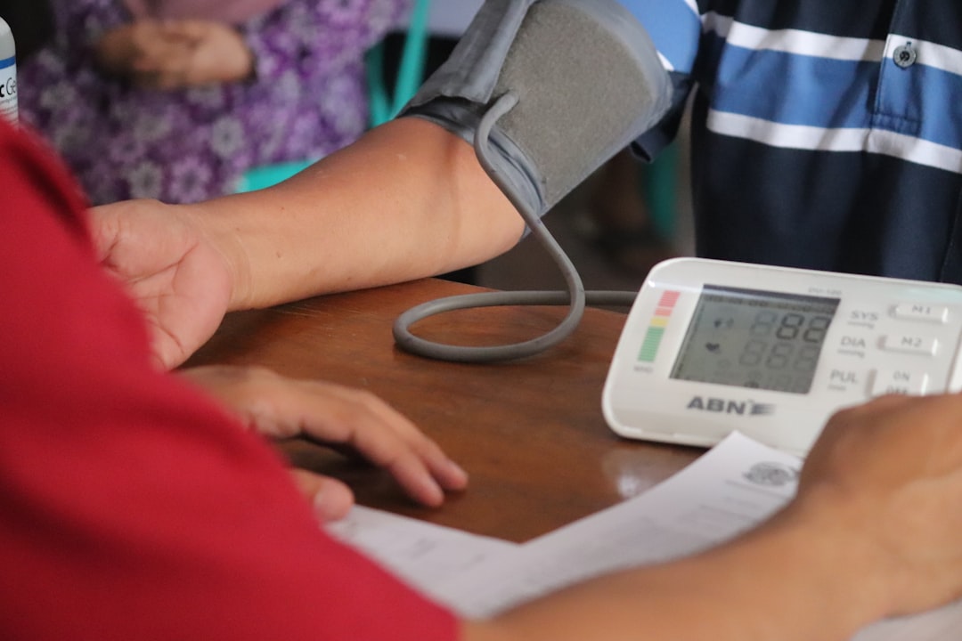 elderly hypertension diabetes management, blood pressure monitor senior